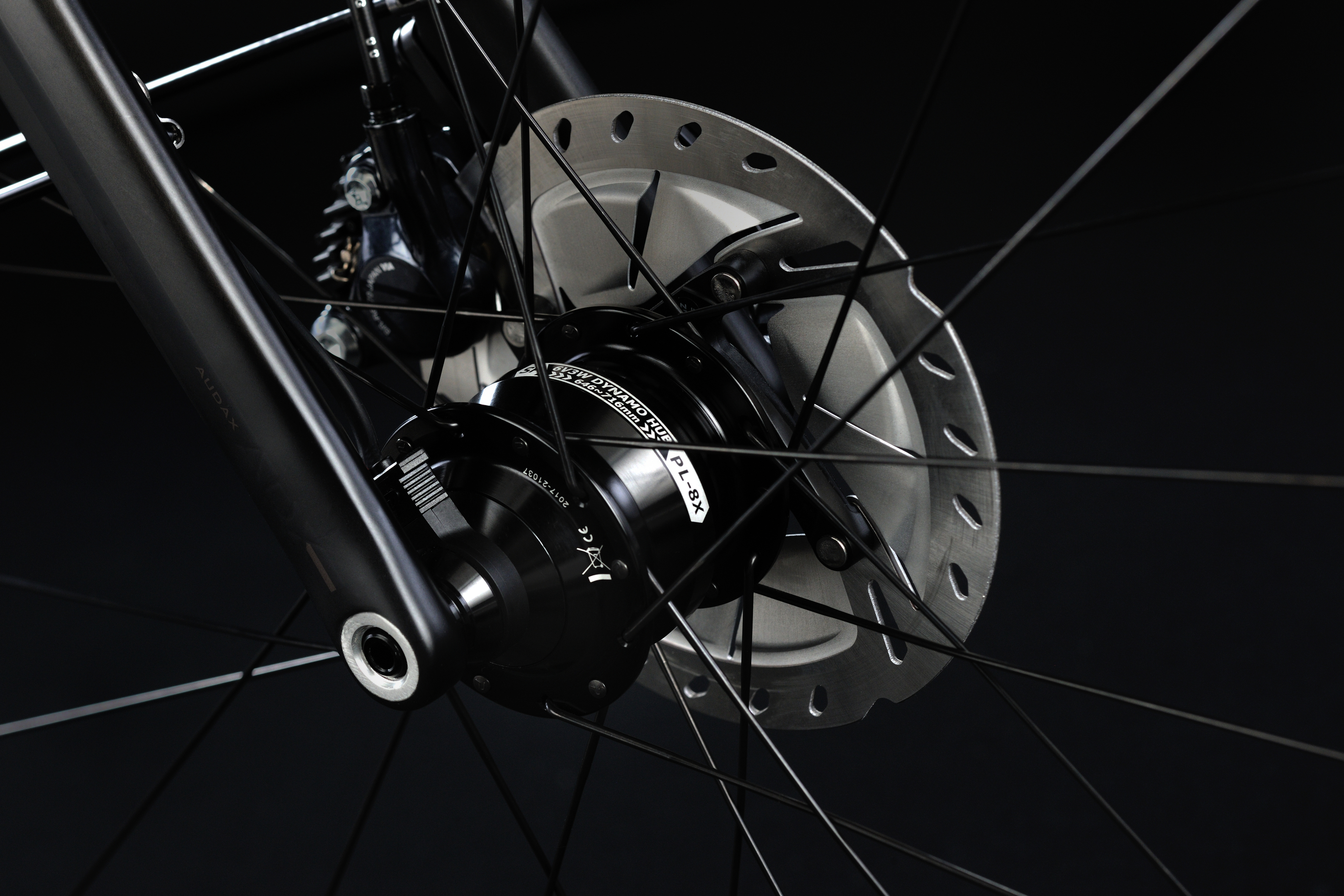 Van Nicholas Yukon Disc Titanium Hub Dynamo